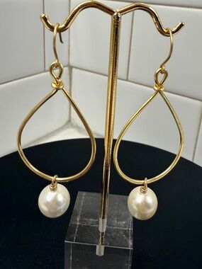 Gold Teardrop Pearl Dangle Earrings